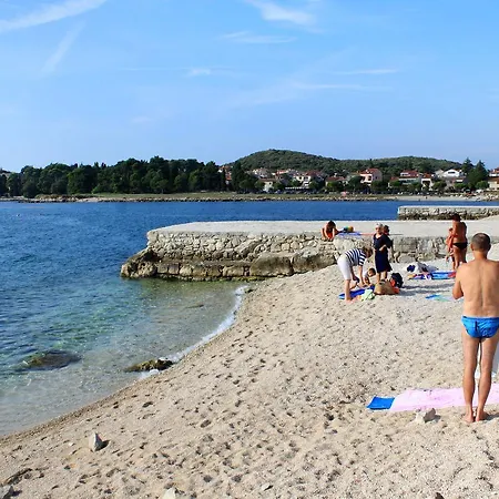 Πανσιόν By The Sea 13591 3*